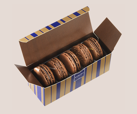 Box of 5 chocolate macarons