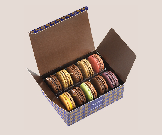 Box of 10 assorted macarons