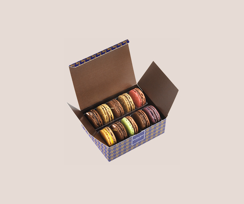 Box of 10 assorted macarons