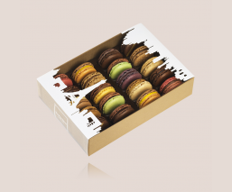 Box of 20 assorted macarons closed box