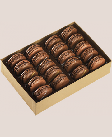 Box of 20 chocolate macarons