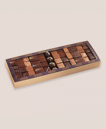 Box of assorted chocolates 470g