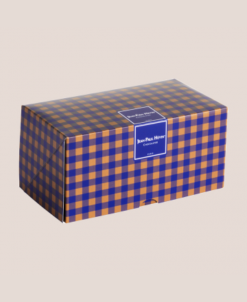 “Raspberry” chocolate cake – Closed box
