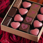 Organisez une surprise en lui faisant livrer ses chocolats préférés 💝

👉 Livraison en 1h ou programmée à l'heure de votre choix à Paris, Neuilly-sur-Seine, Levallois-Perret et Clichy.

🇬🇧 Organize a surprise by having his favorite chocolates delivered 💝

👉 Delivery in 1 hour or scheduled at the time of your choice in Paris, Neuilly-sur-Seine, Levallois-Perret and Clichy.

#jeanpaulhevin #chocolatierparis #SaintValentin #livraisonparis #livraisonsaintvalentin #MeilleurOuvrierdeFrance #relaisdesserts