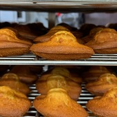 Le goûter est prêt ! 👨‍🍳

🇬🇧 Afternoon snack is ready!

#JeanPaulHevin #patissierparis #madeleine #goûter #MeilleurOuvrierdeFrance #RelaisDesserts